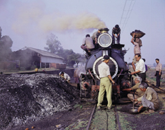 A DHR Loco gets attention.